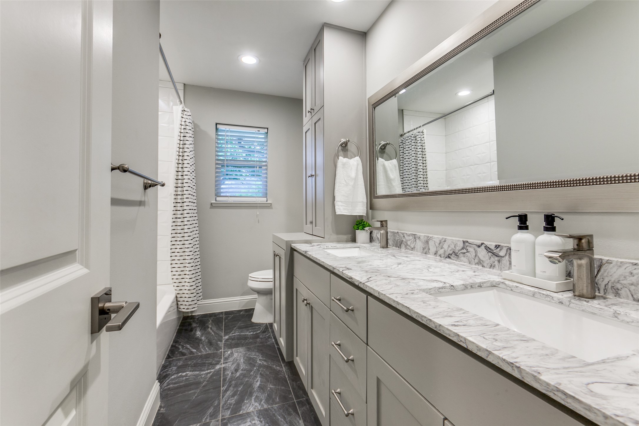 506 S Waterview Drive