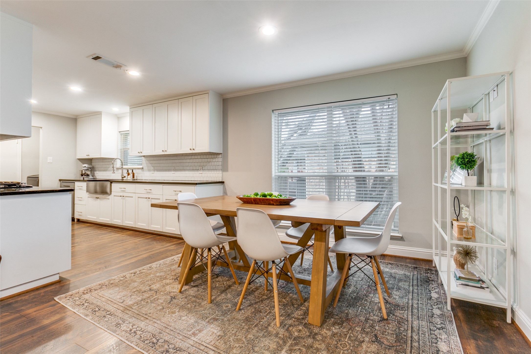 506 S Waterview Drive