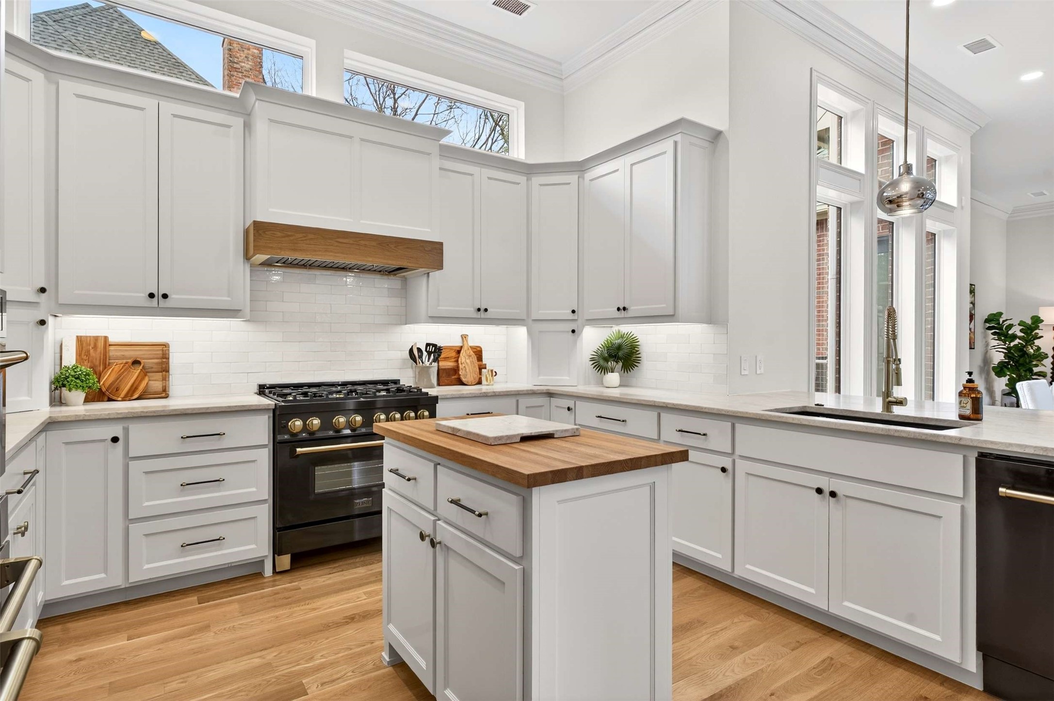 6433 Rockbluff Circle