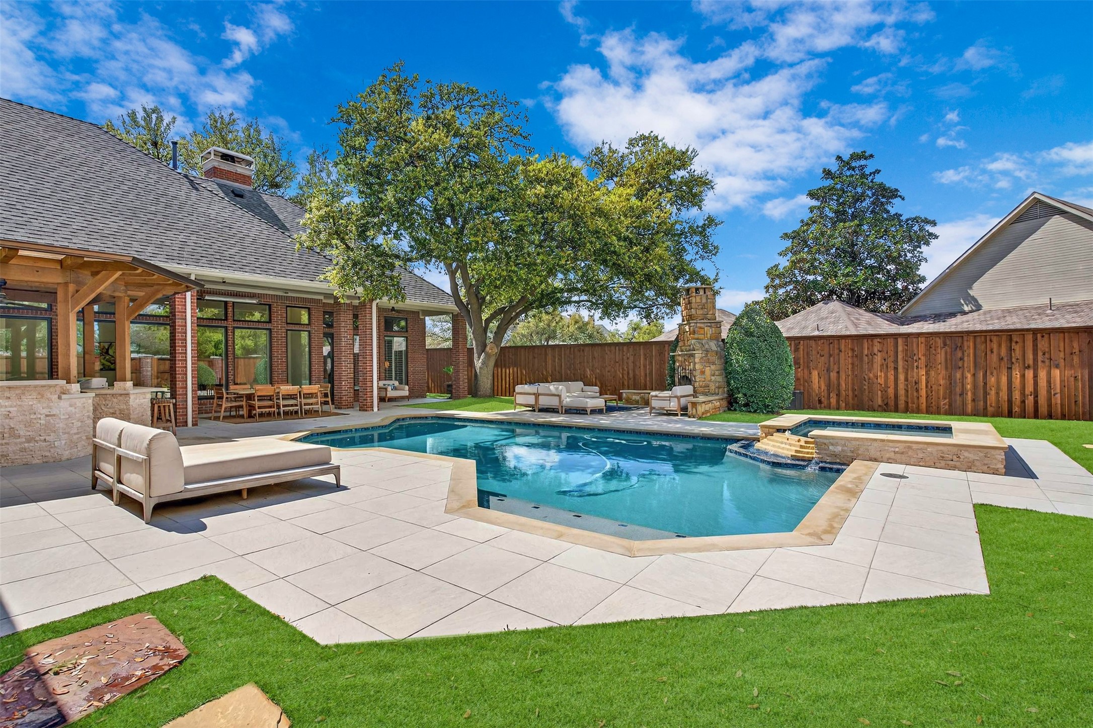 6433 Rockbluff Circle