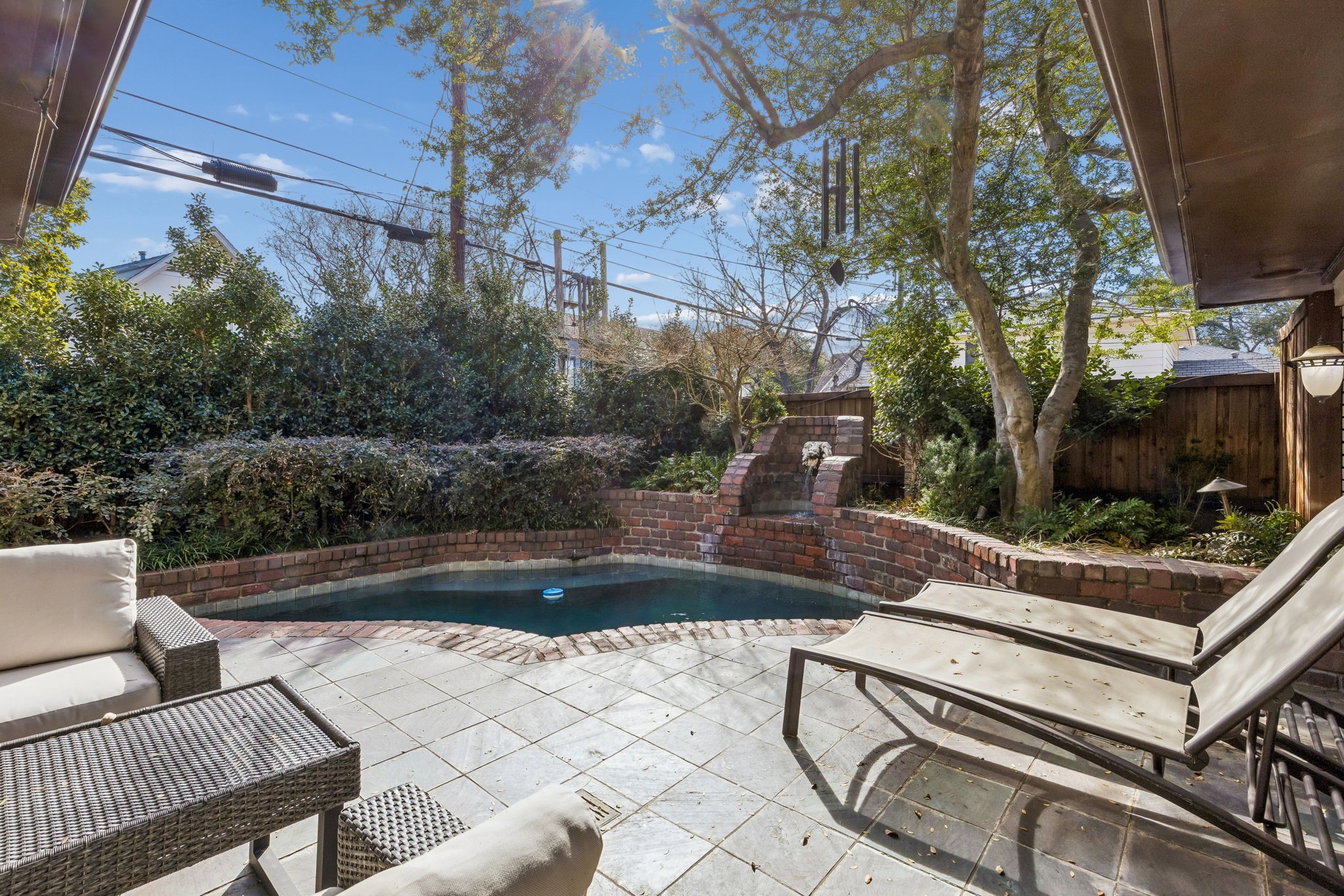 4303 University Boulevard