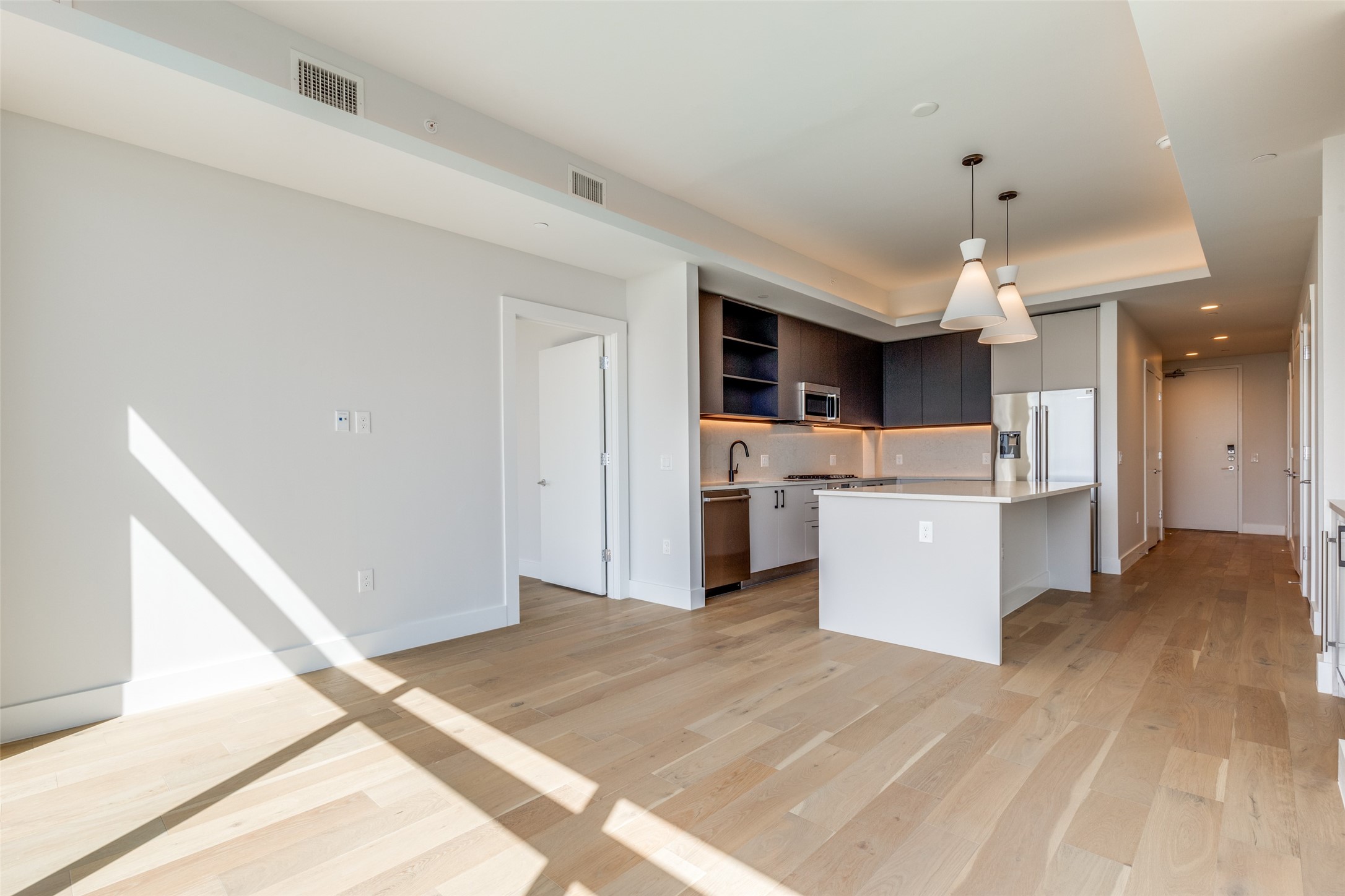 8119 Douglas Avenue 706