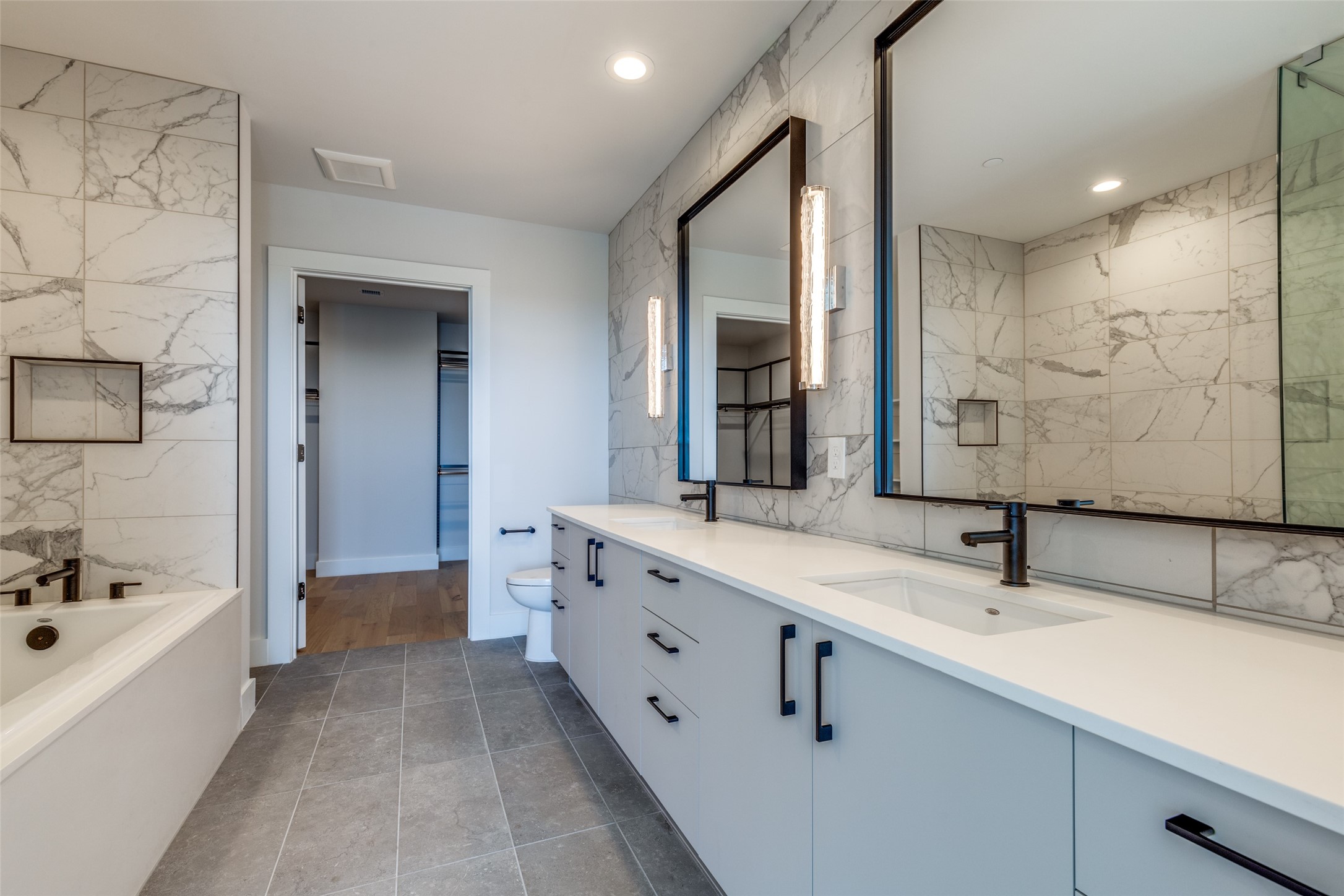 8119 Douglas Avenue 706