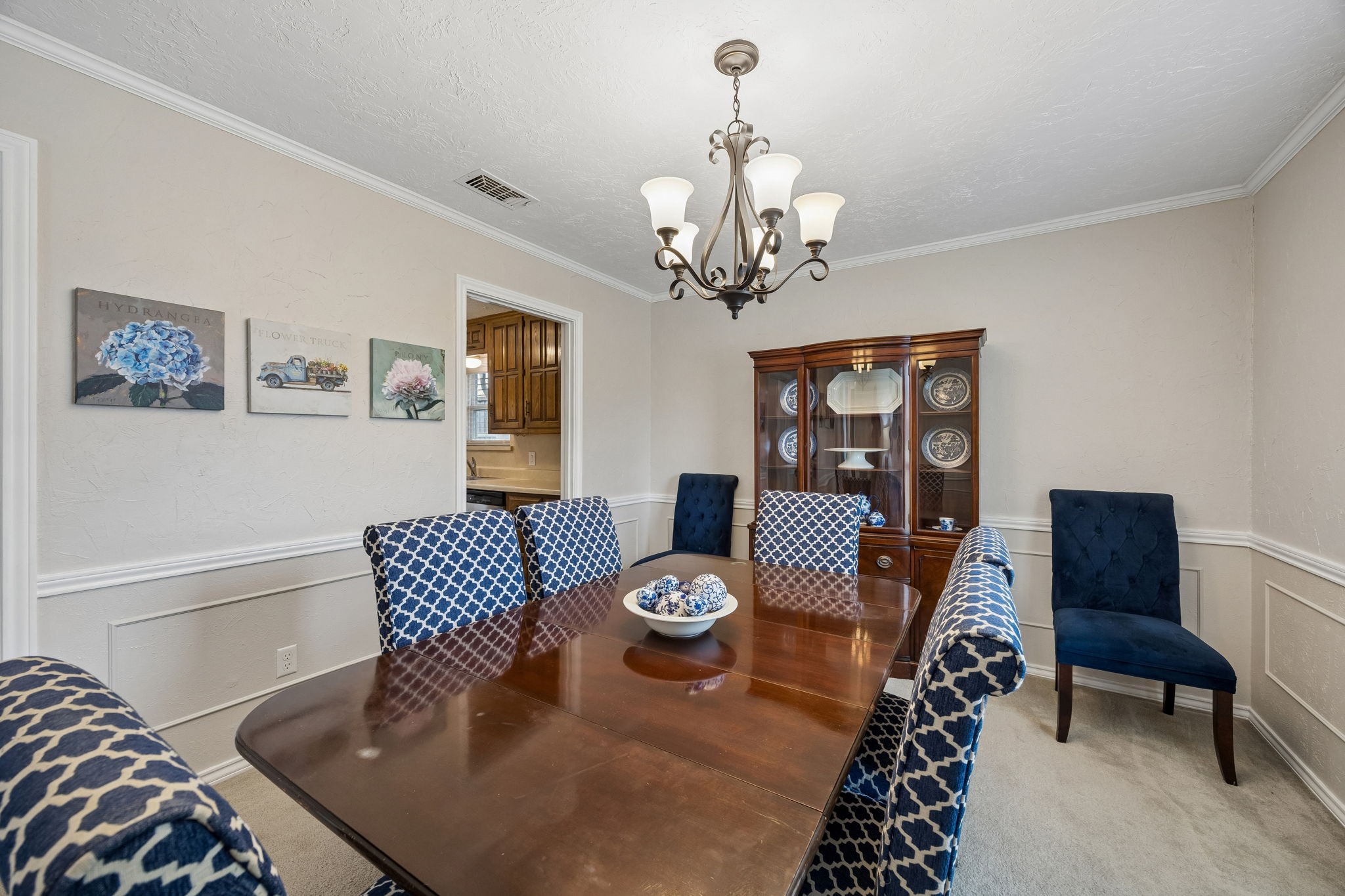 2104 Scarlet Oak Drive