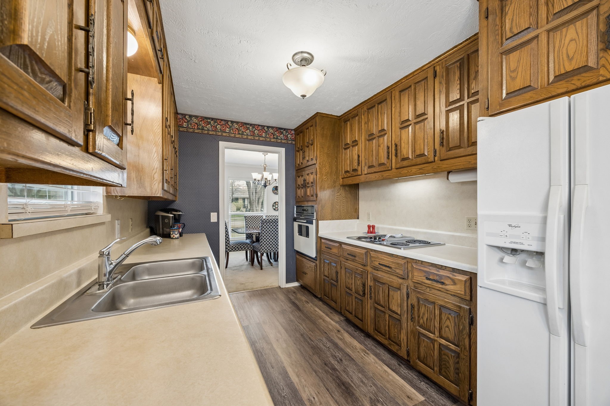 2104 Scarlet Oak Drive