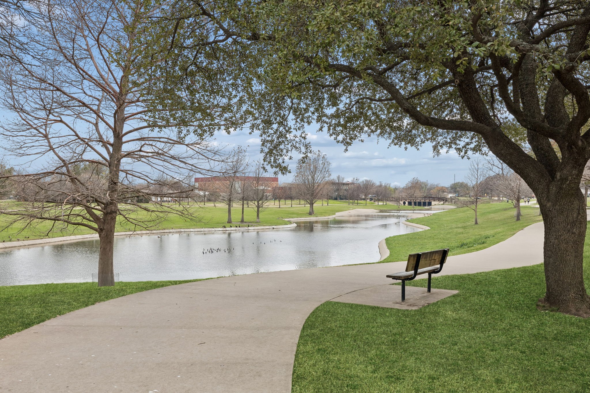 2104 Scarlet Oak Drive