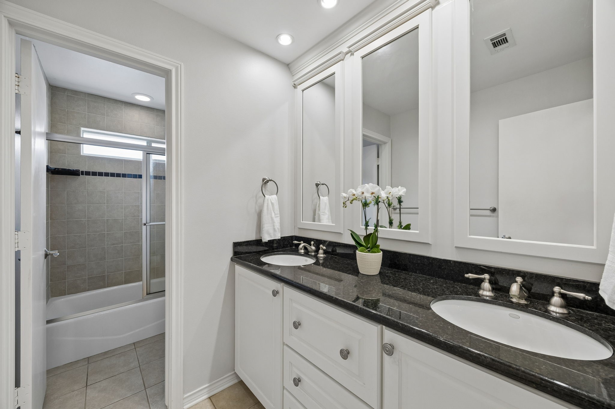 2104 Scarlet Oak Drive