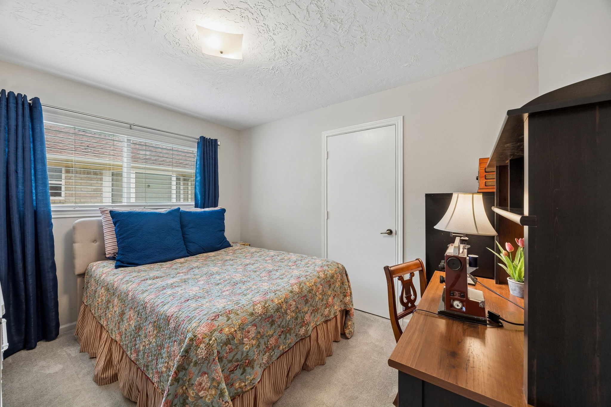 2104 Scarlet Oak Drive