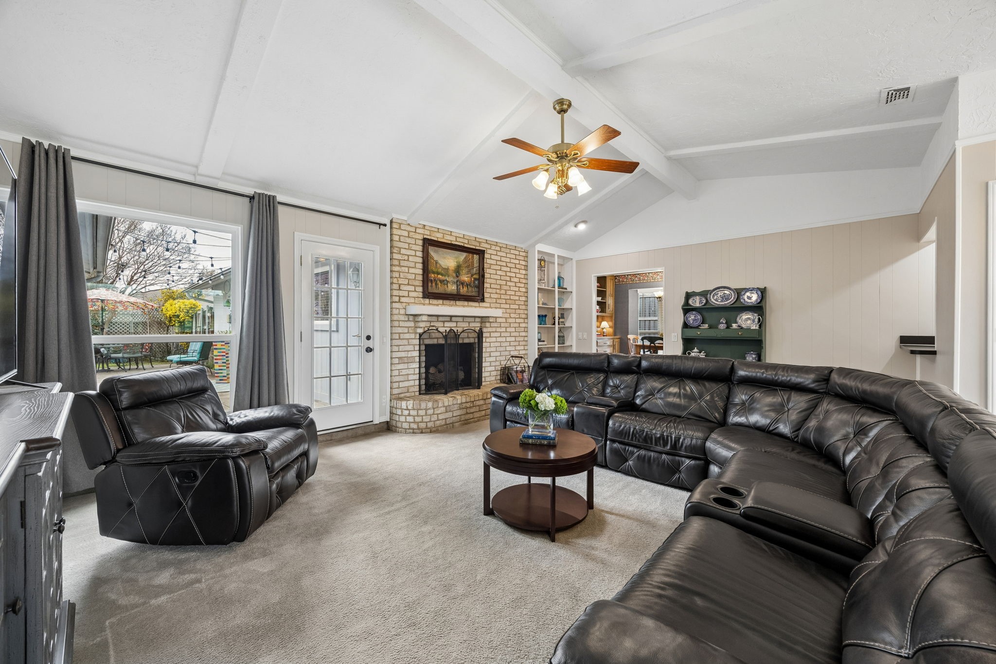 2104 Scarlet Oak Drive