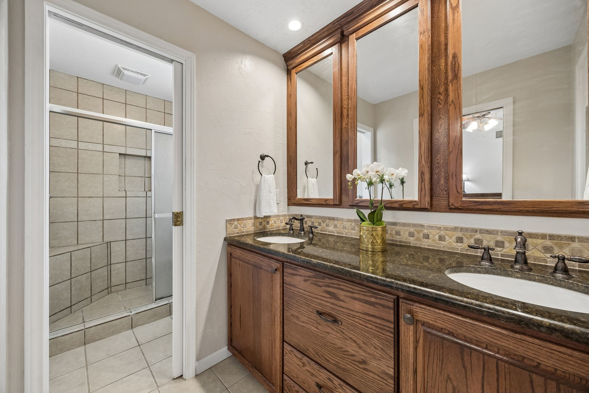 2104 Scarlet Oak Drive