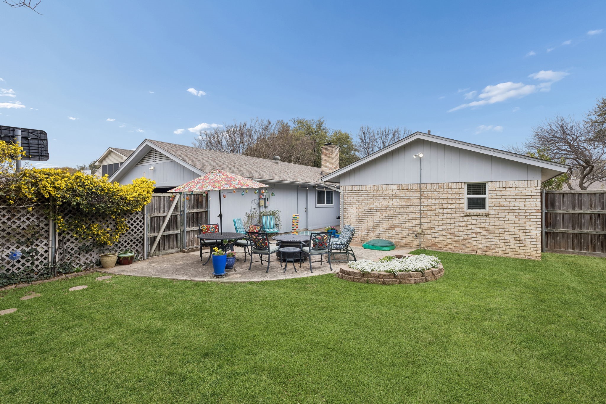 2104 Scarlet Oak Drive