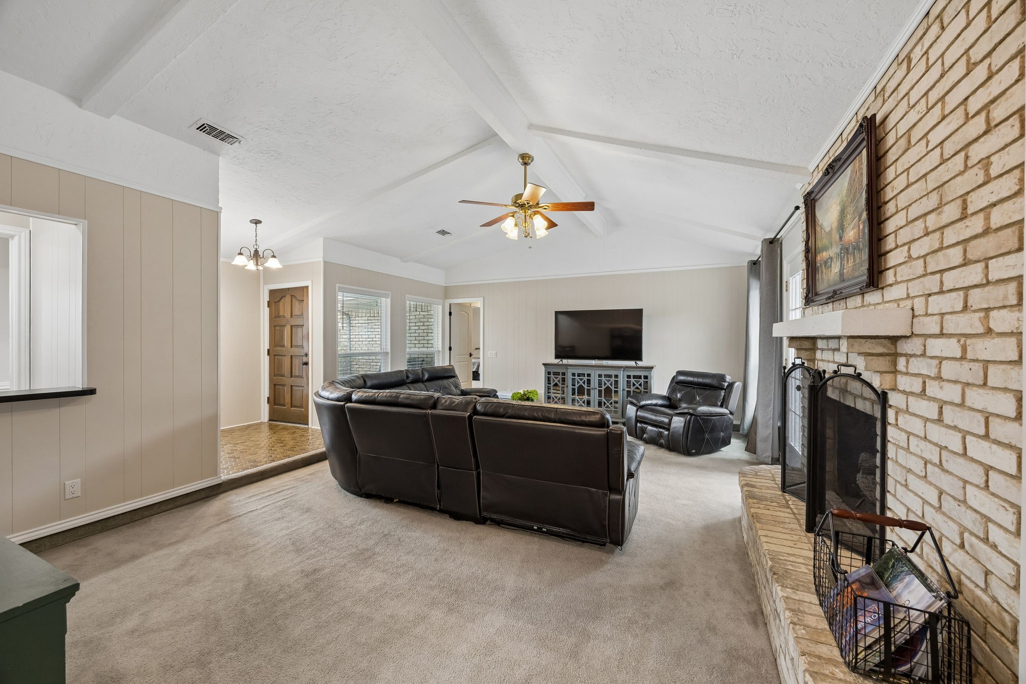 2104 Scarlet Oak Drive