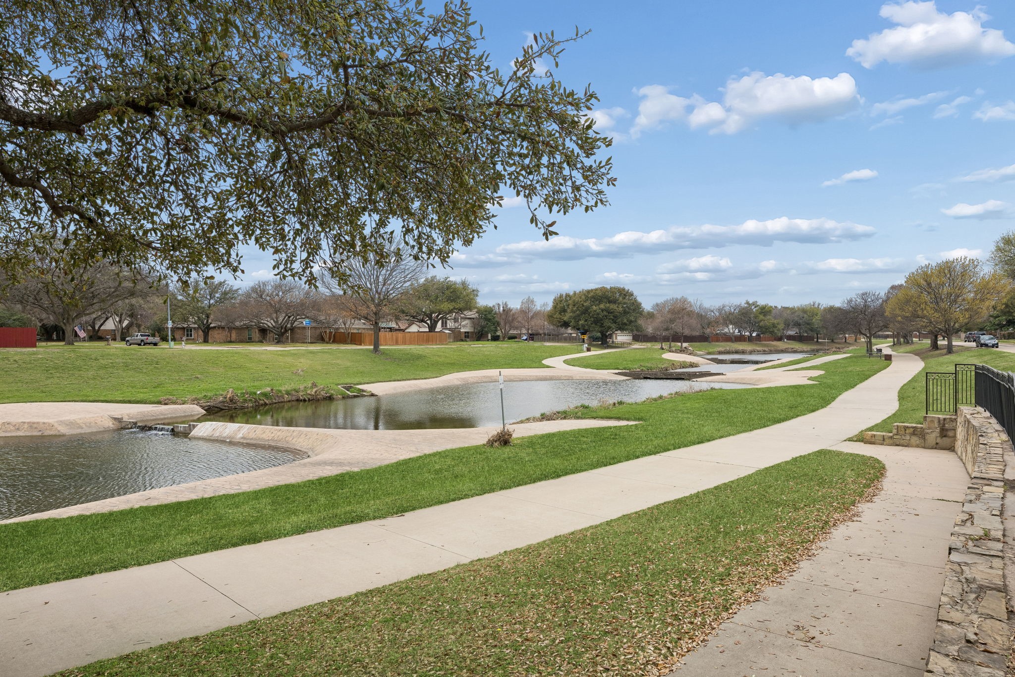 2104 Scarlet Oak Drive