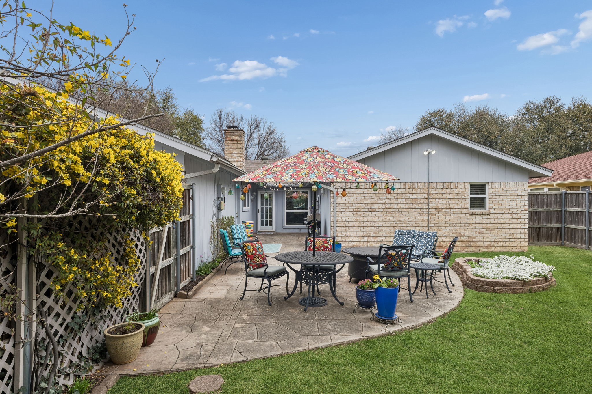 2104 Scarlet Oak Drive