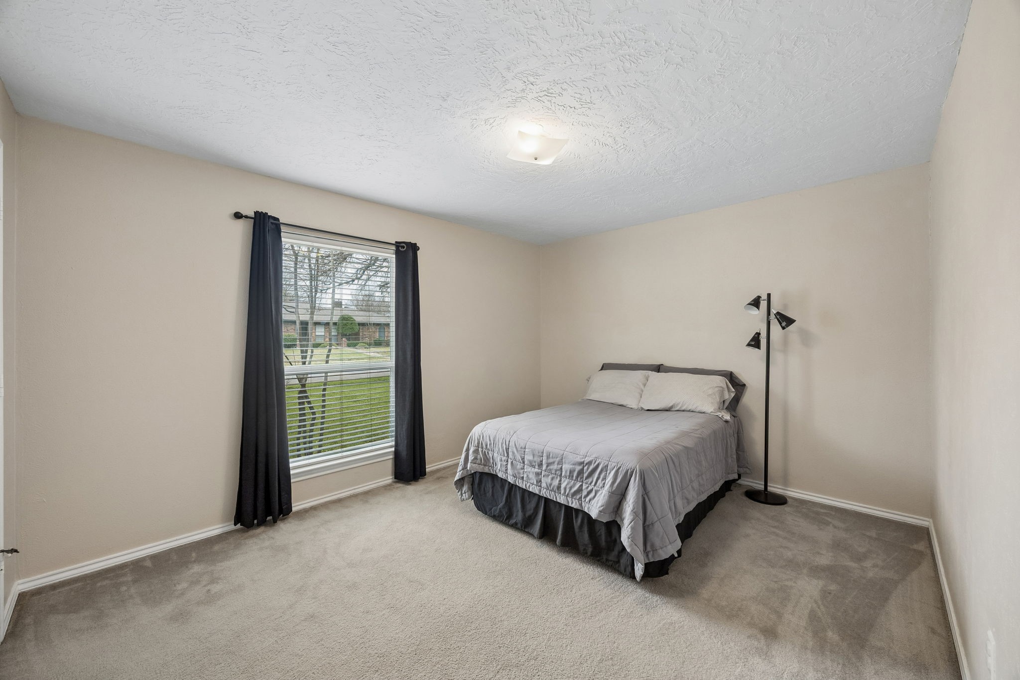 2104 Scarlet Oak Drive