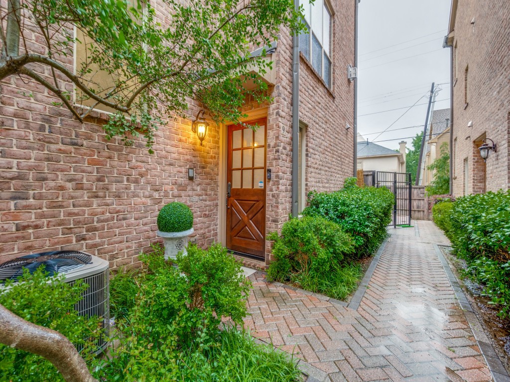 3421 Normandy Avenue 9