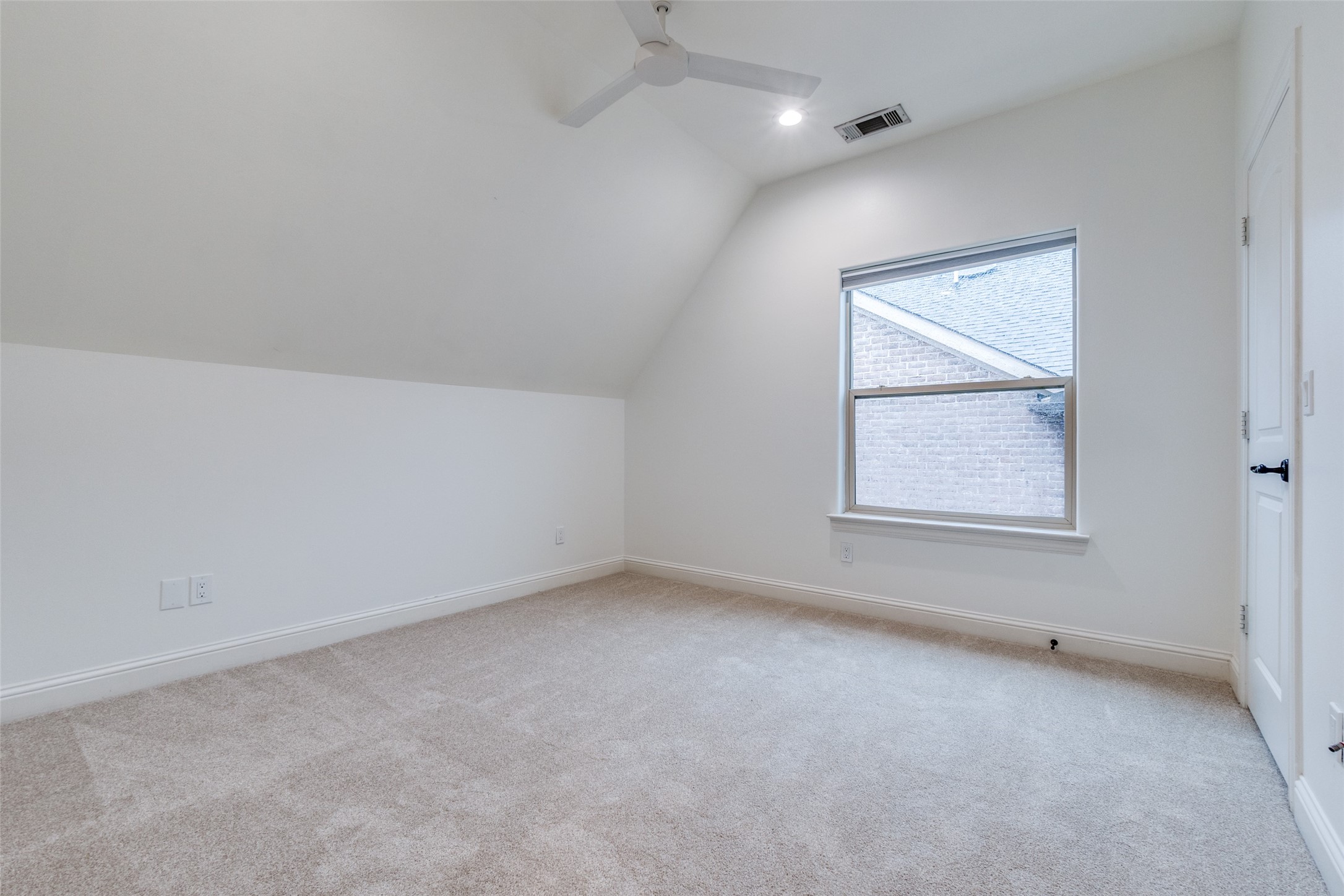 3421 Normandy Avenue 9