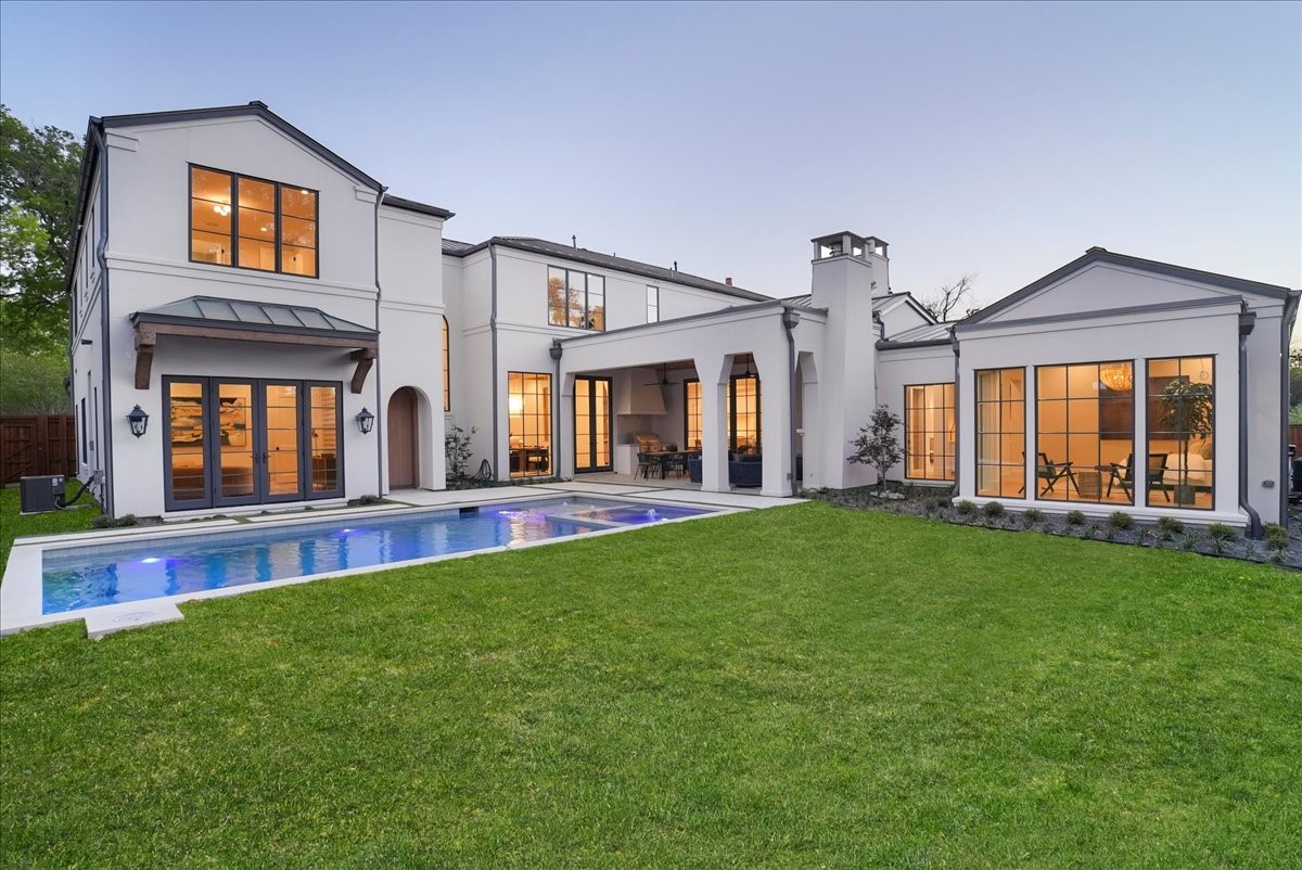 6031 Lupton Drive