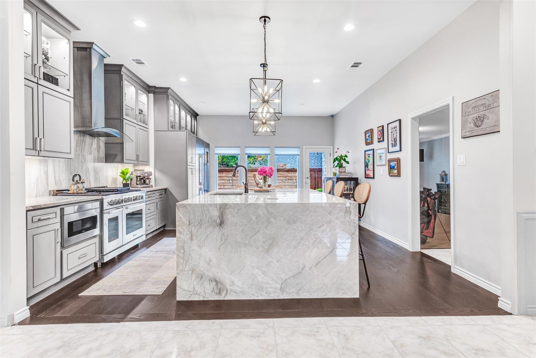 5607 Twin Brooks