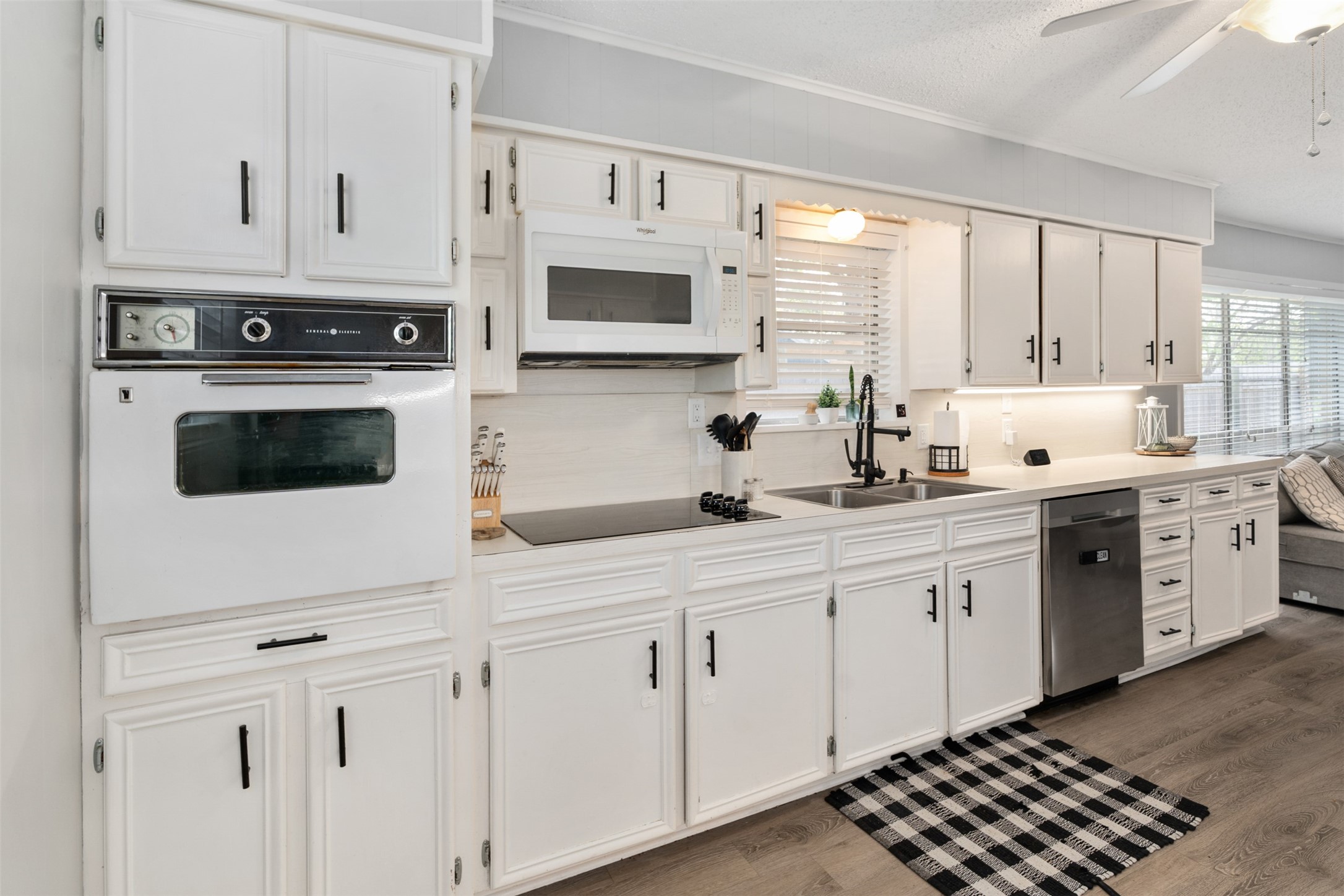529 E Kempner