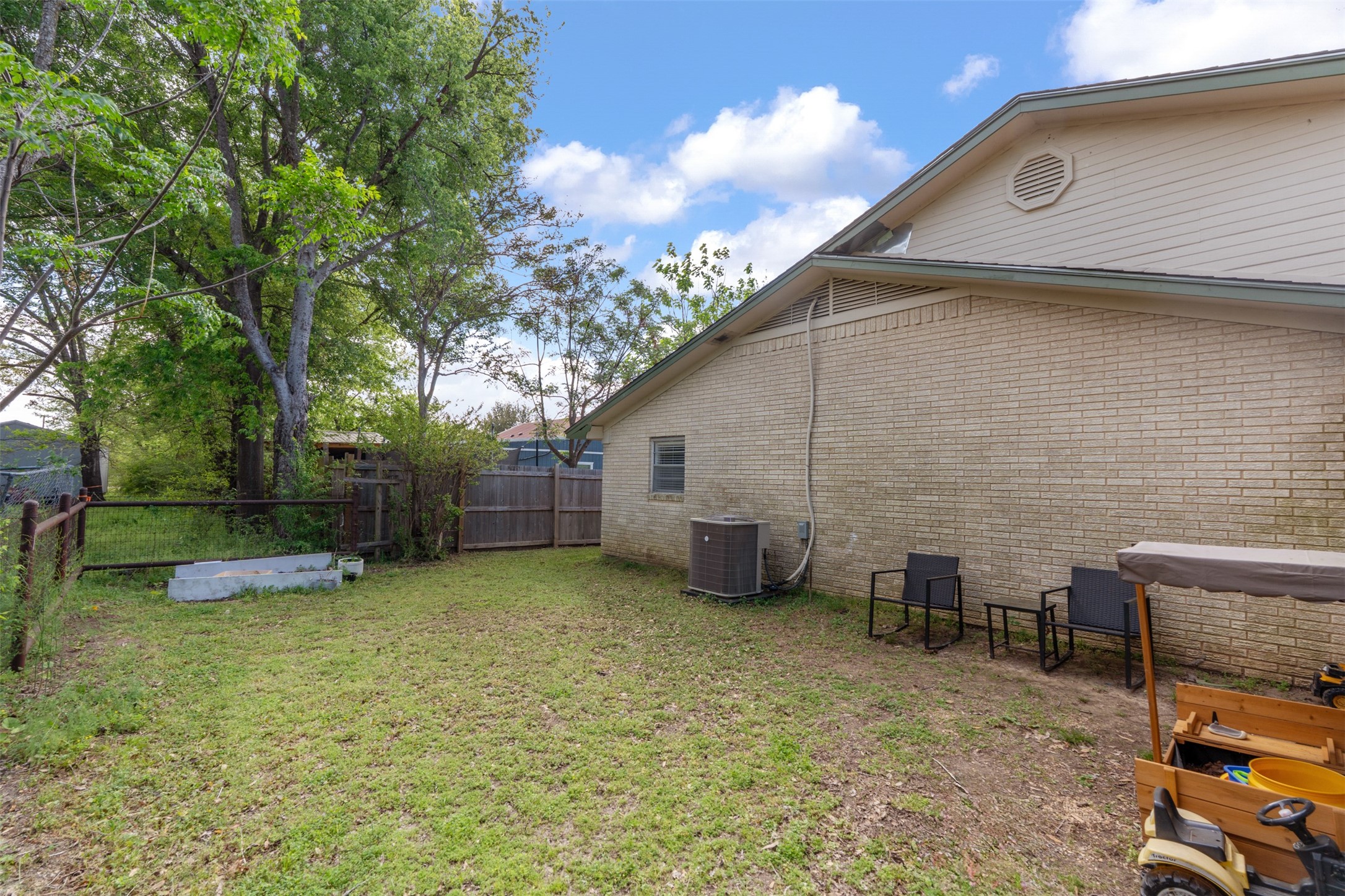 529 E Kempner