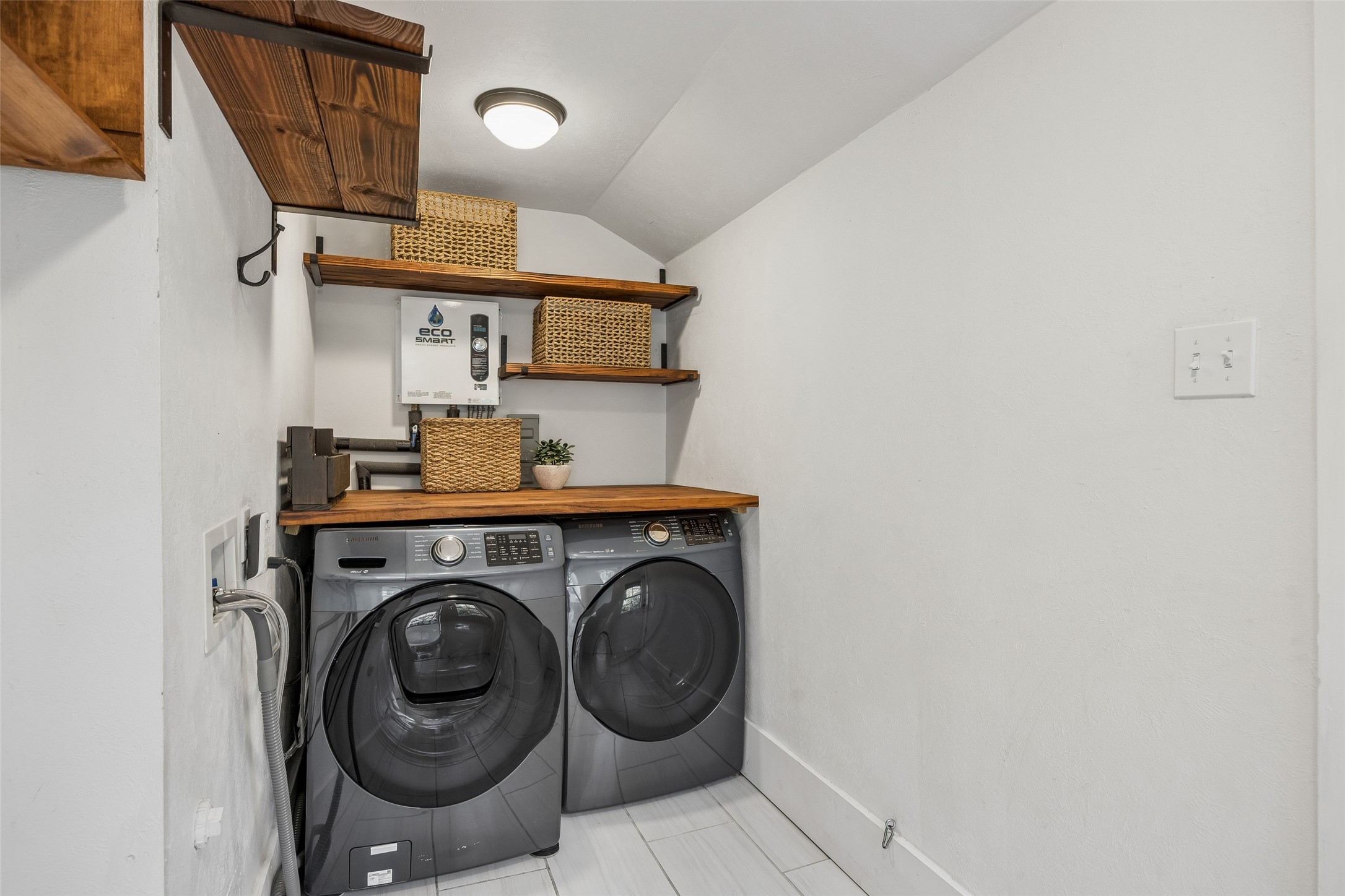 214 S Montclair Avenue