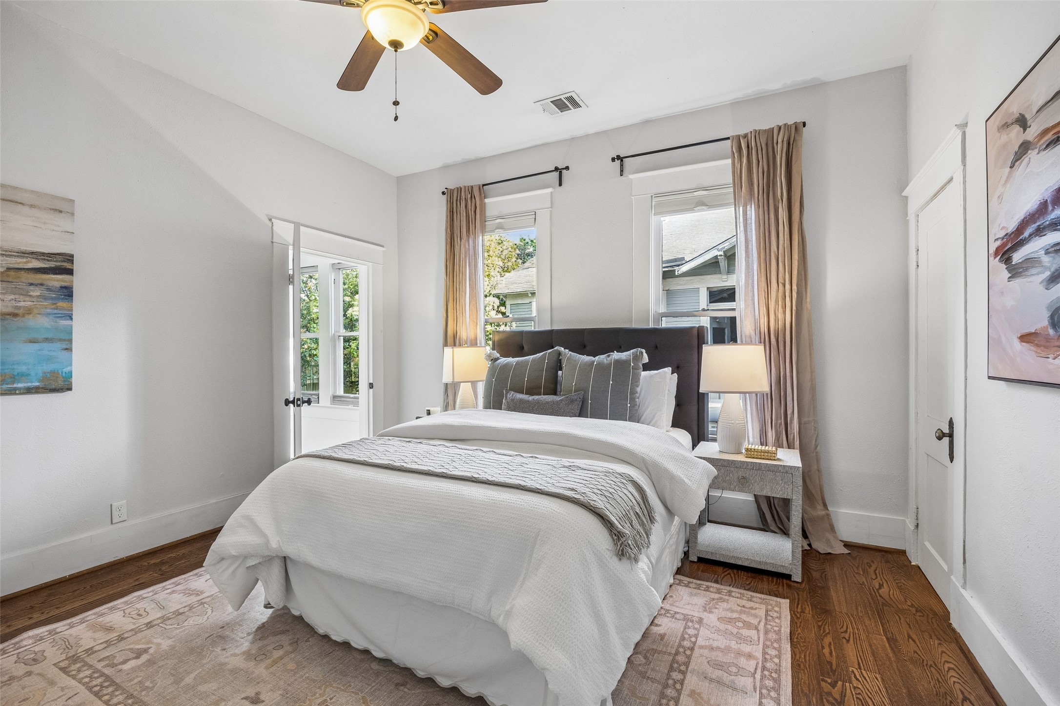 214 S Montclair Avenue
