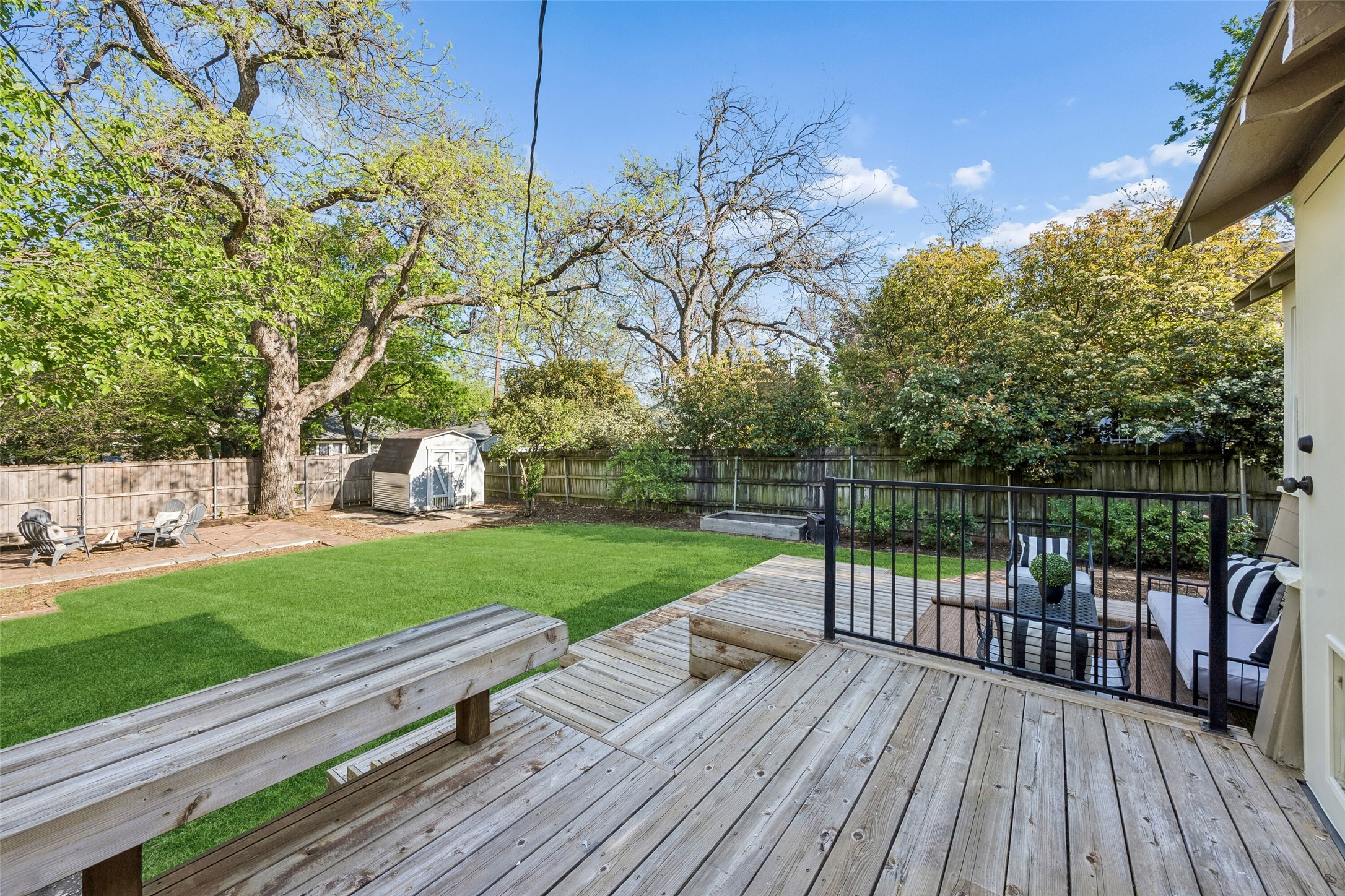 214 S Montclair Avenue
