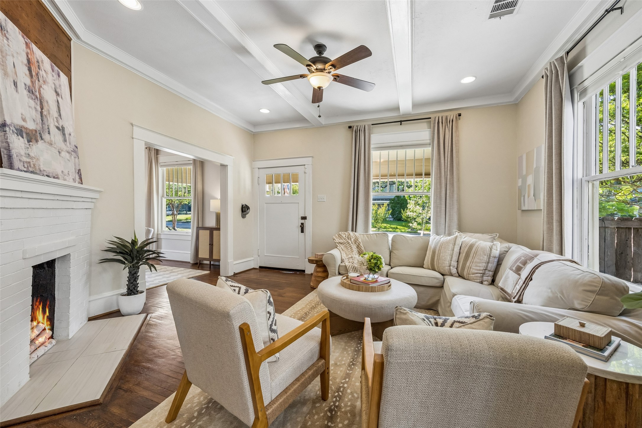 214 S Montclair Avenue