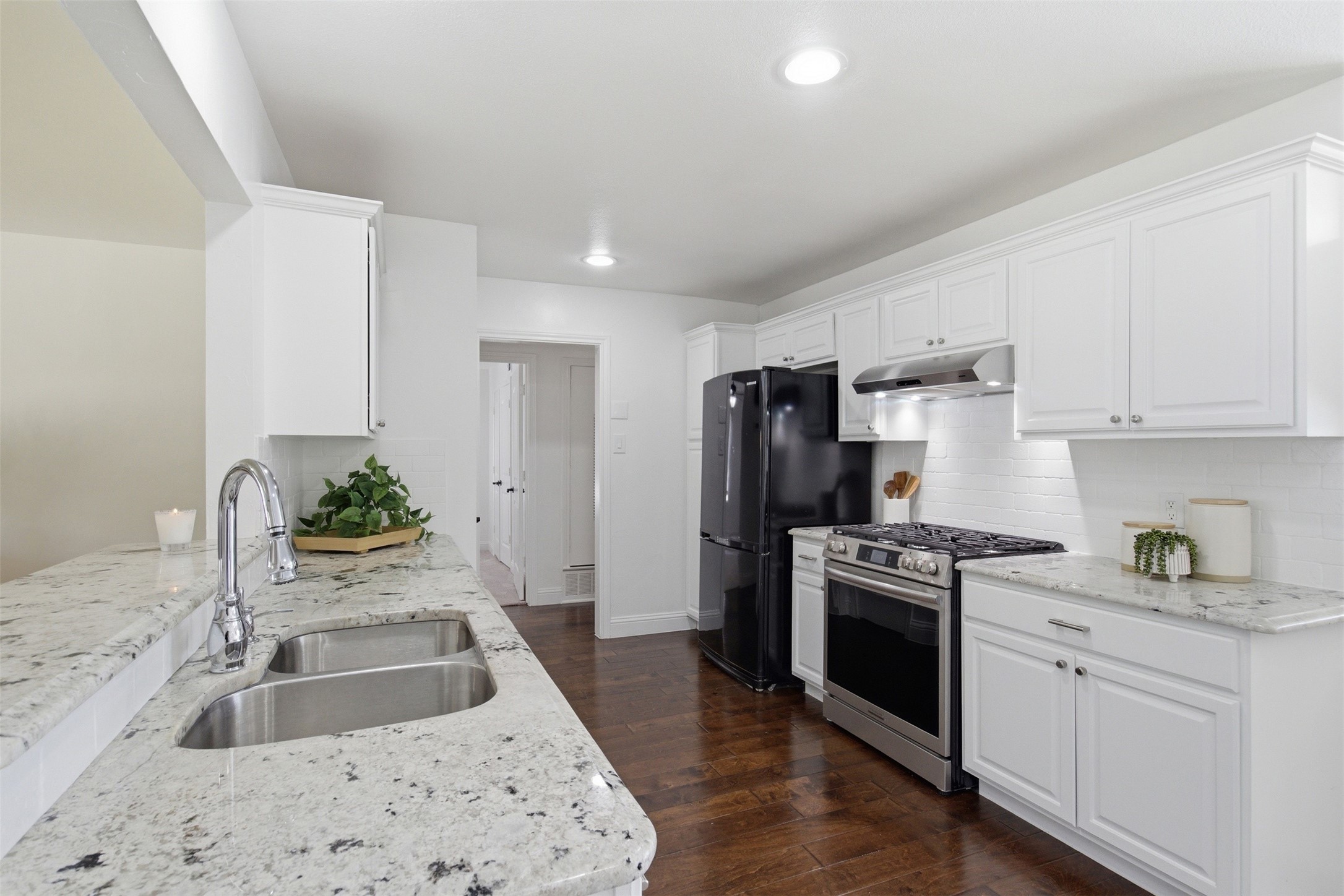 3140 Colchester Drive