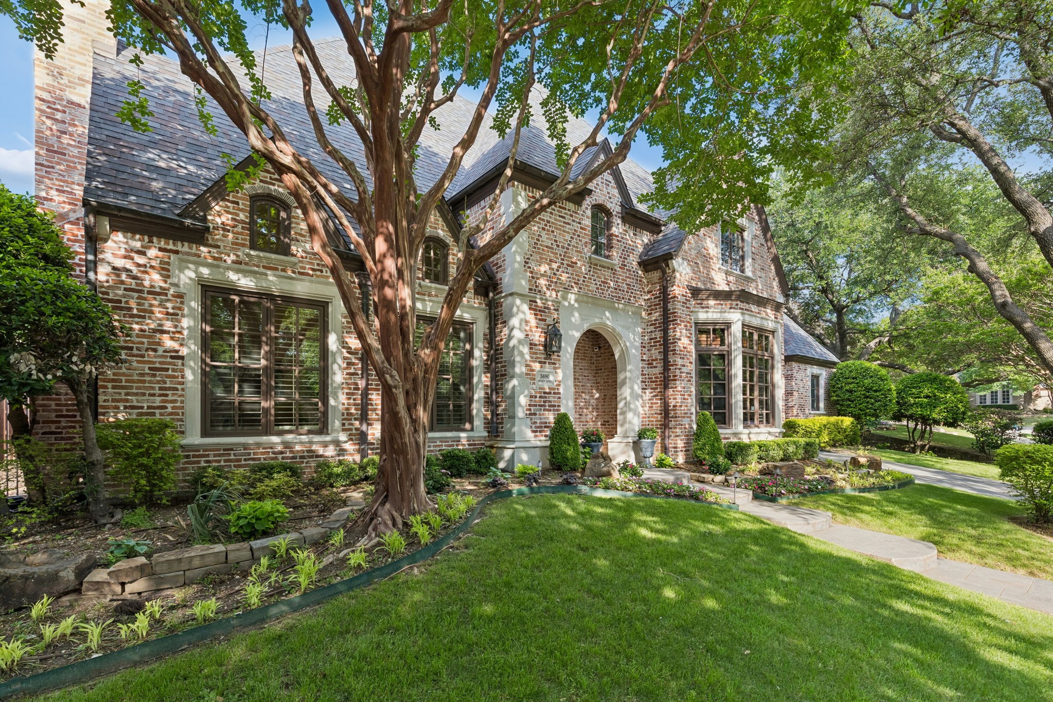 5880 Shady Oaks Drive