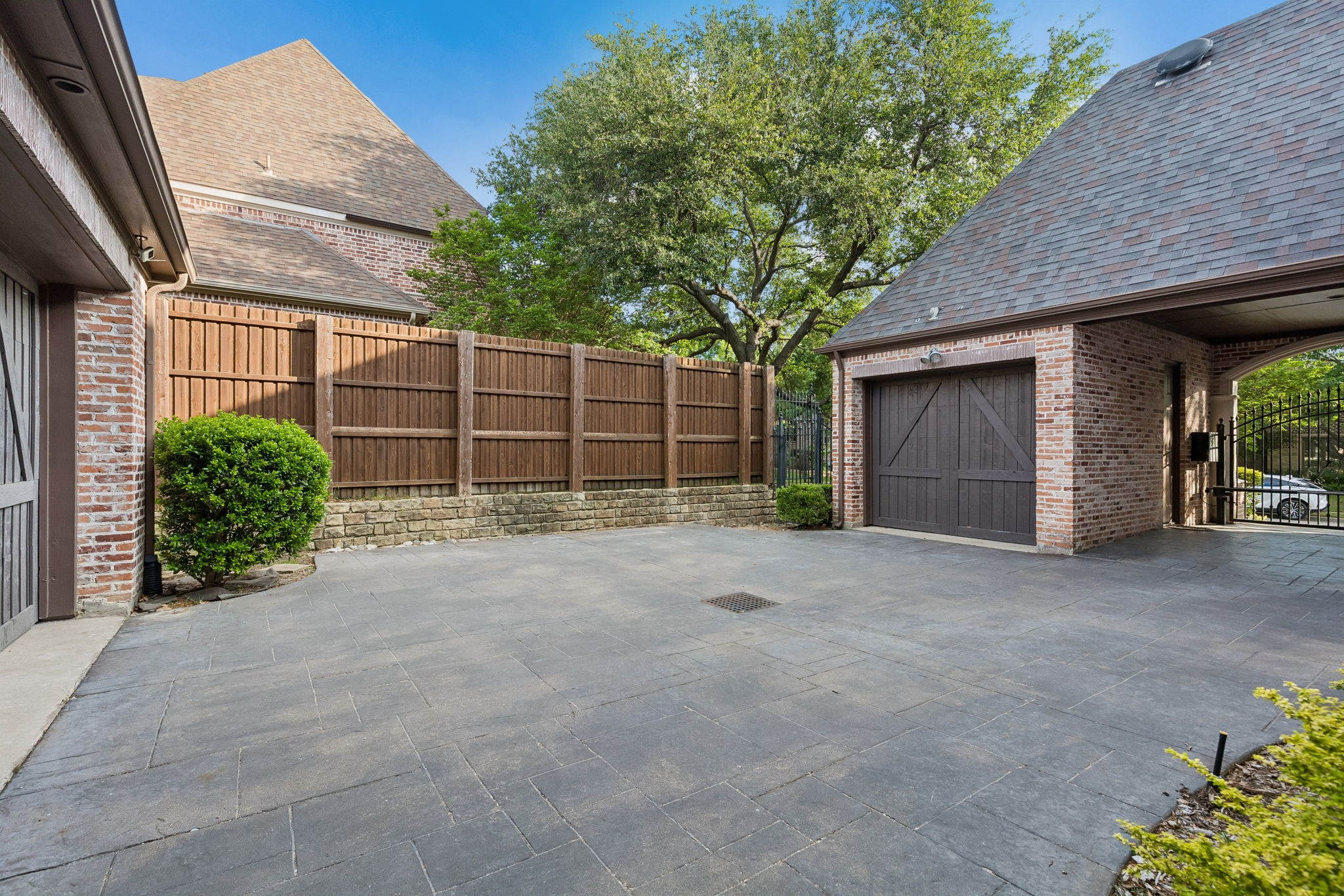 5880 Shady Oaks Drive