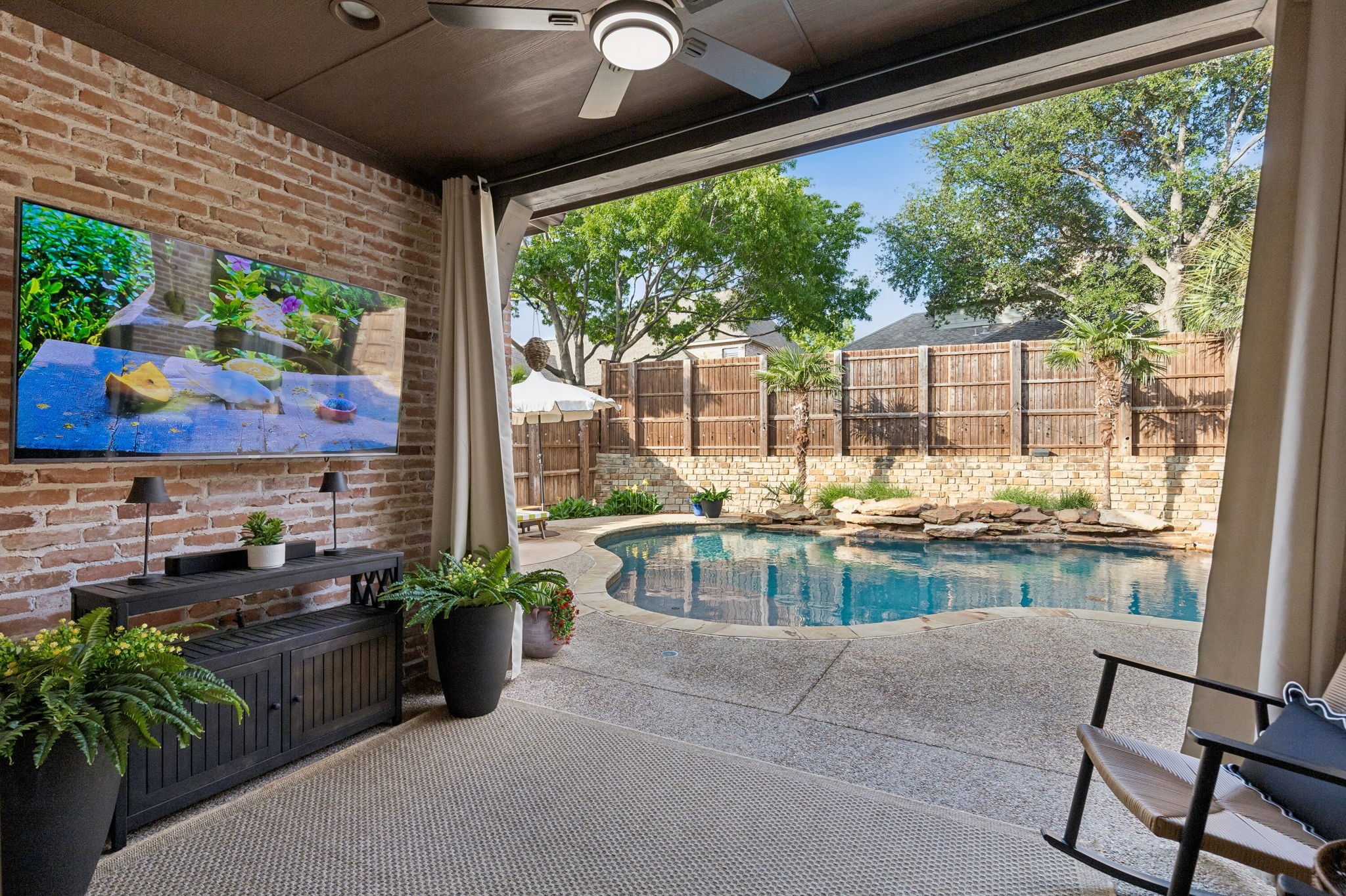 5880 Shady Oaks Drive