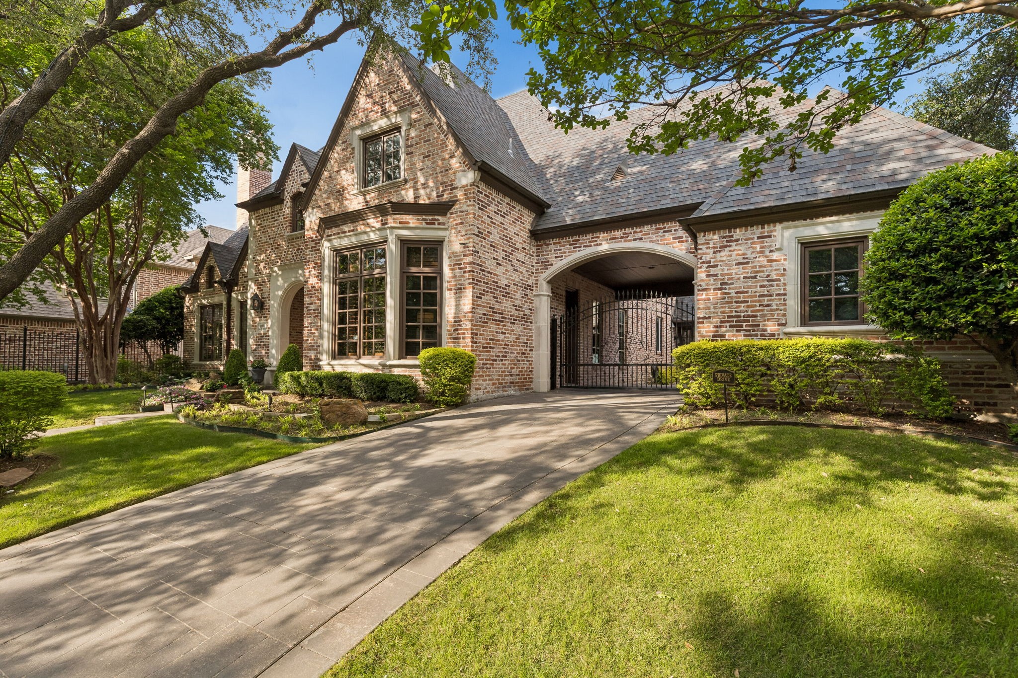 5880 Shady Oaks Drive