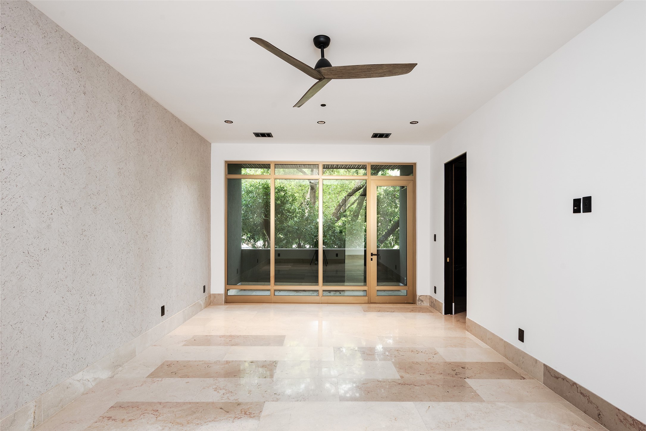 10920 Strait Lane