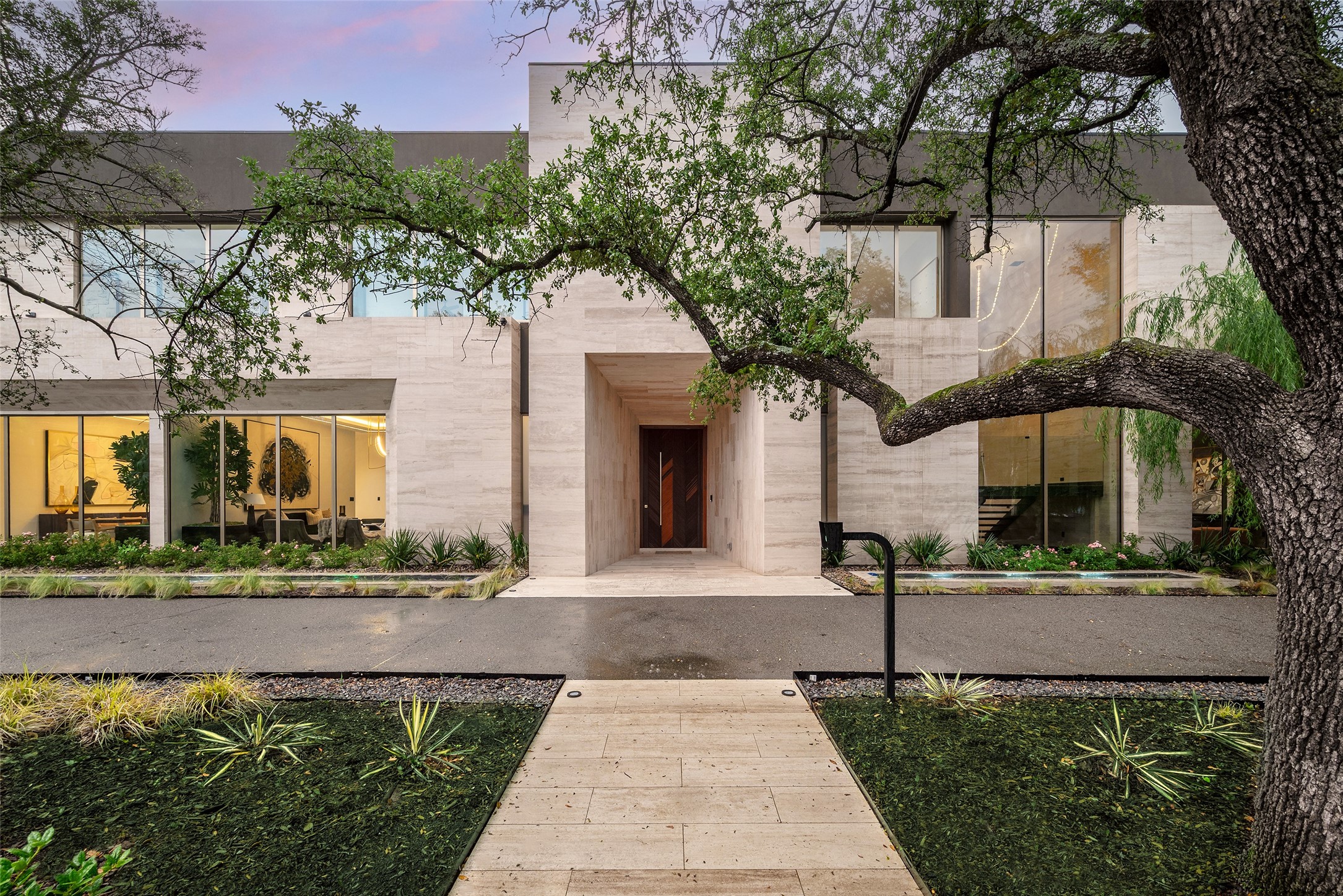 10920 Strait Lane