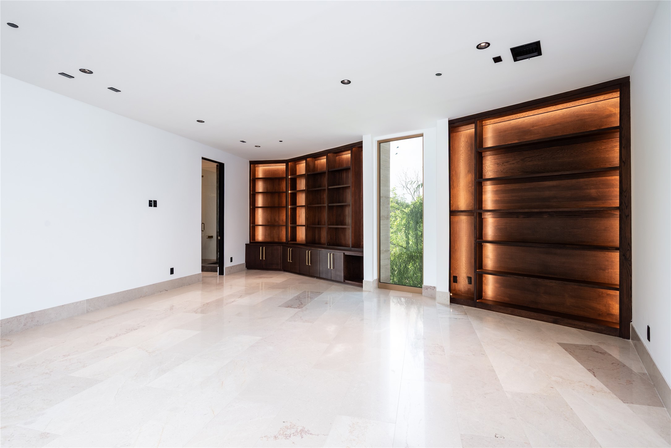 10920 Strait Lane