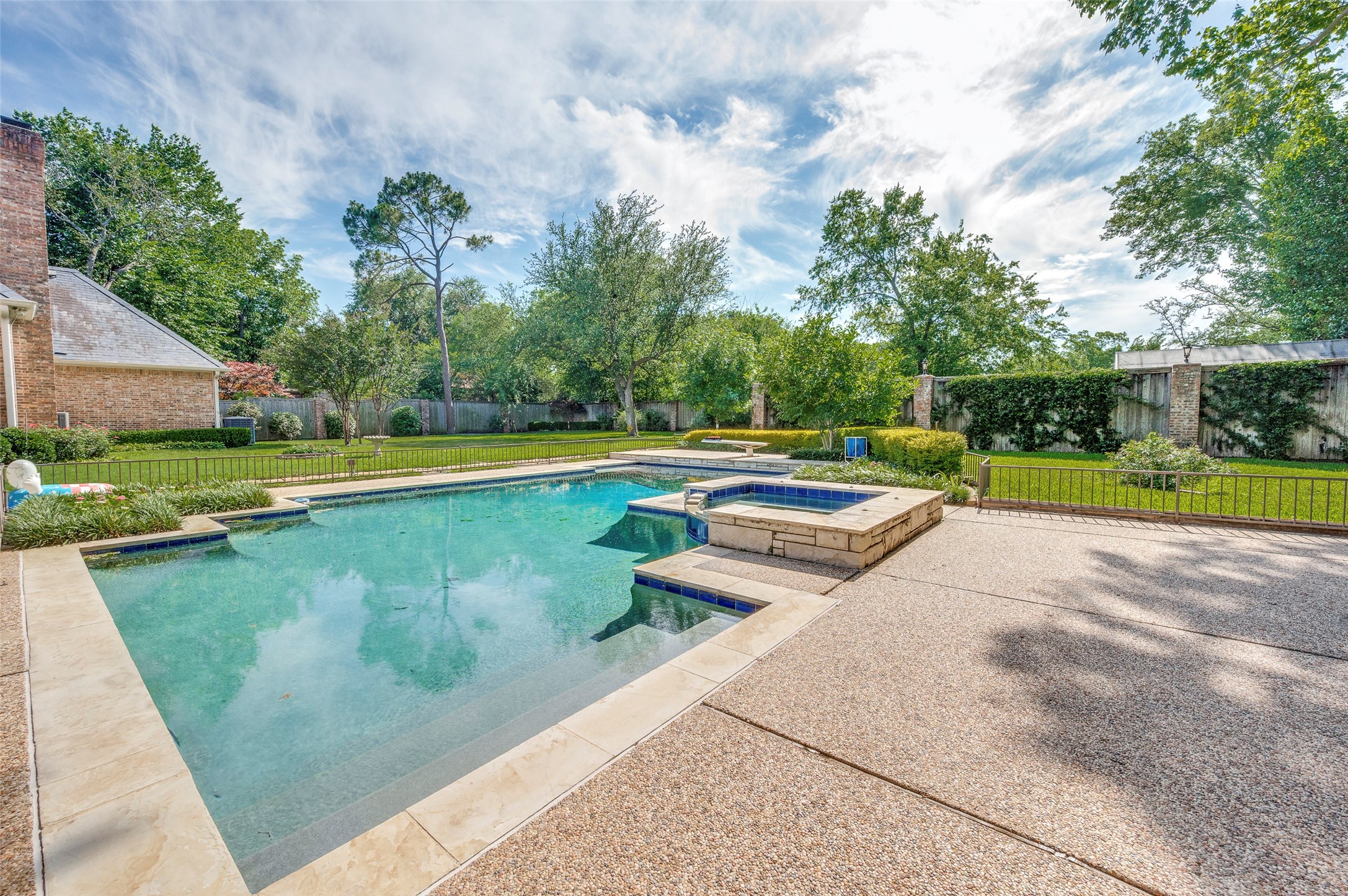 10445 Strait Lane