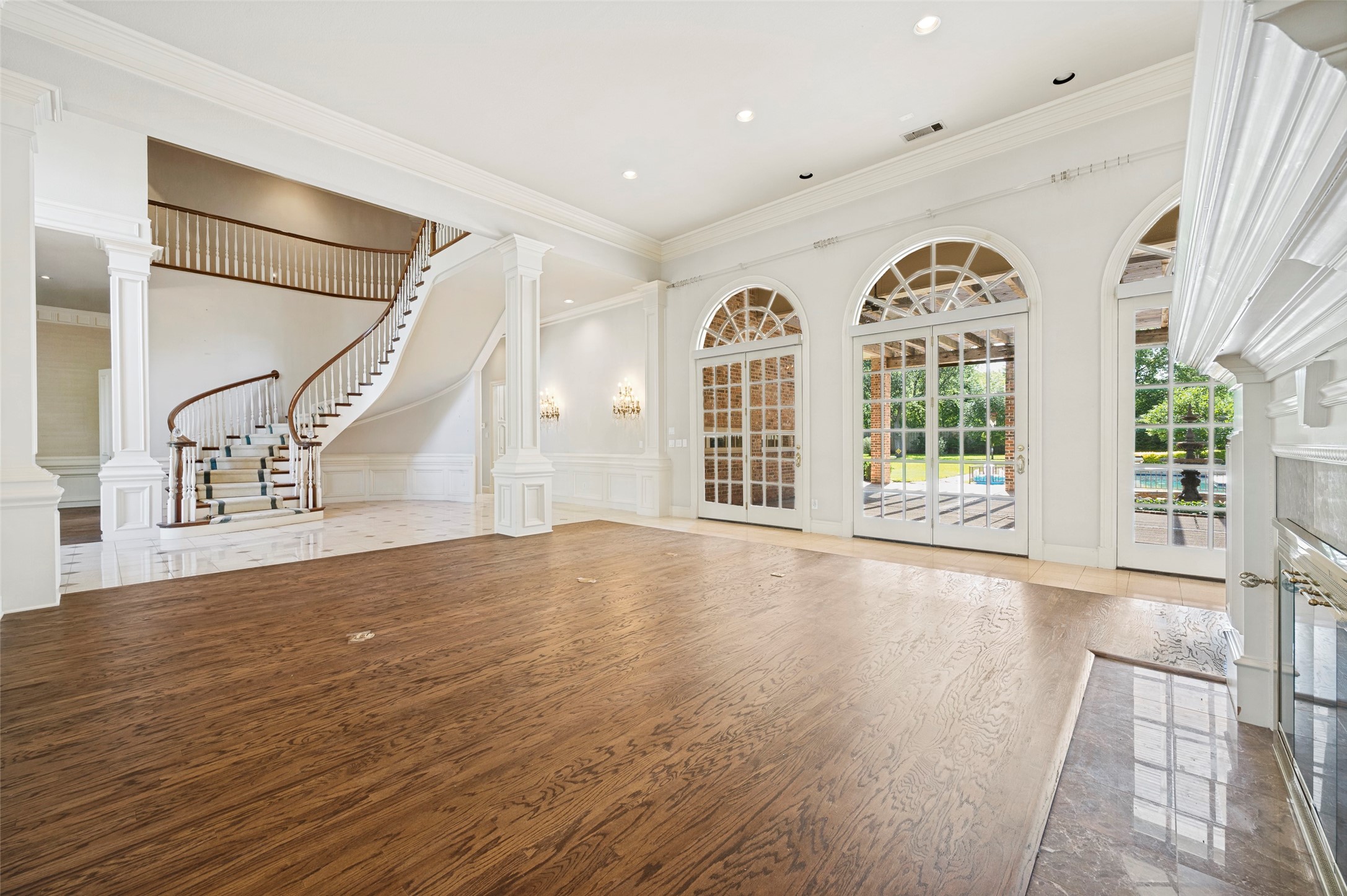 10445 Strait Lane