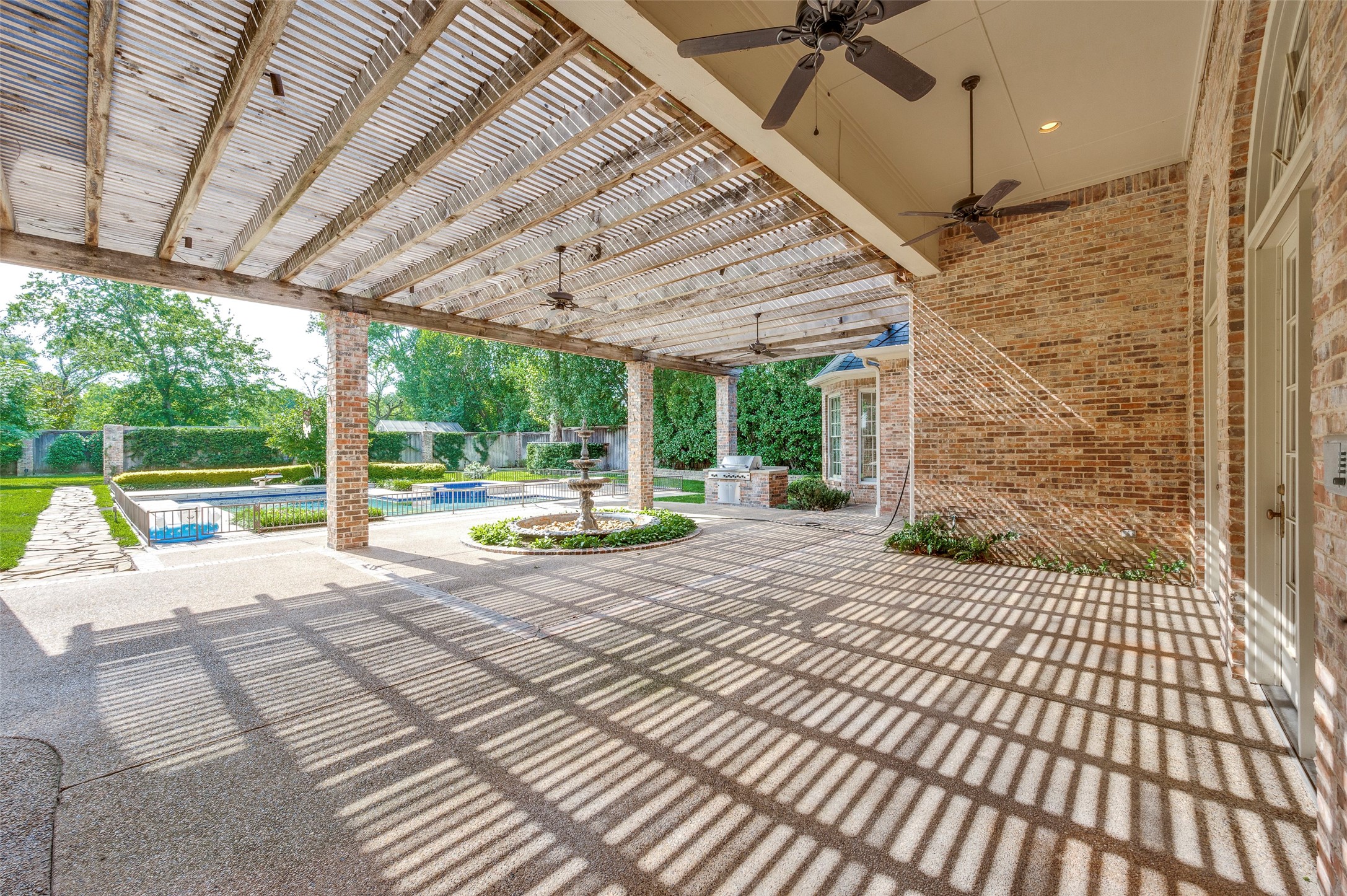 10445 Strait Lane