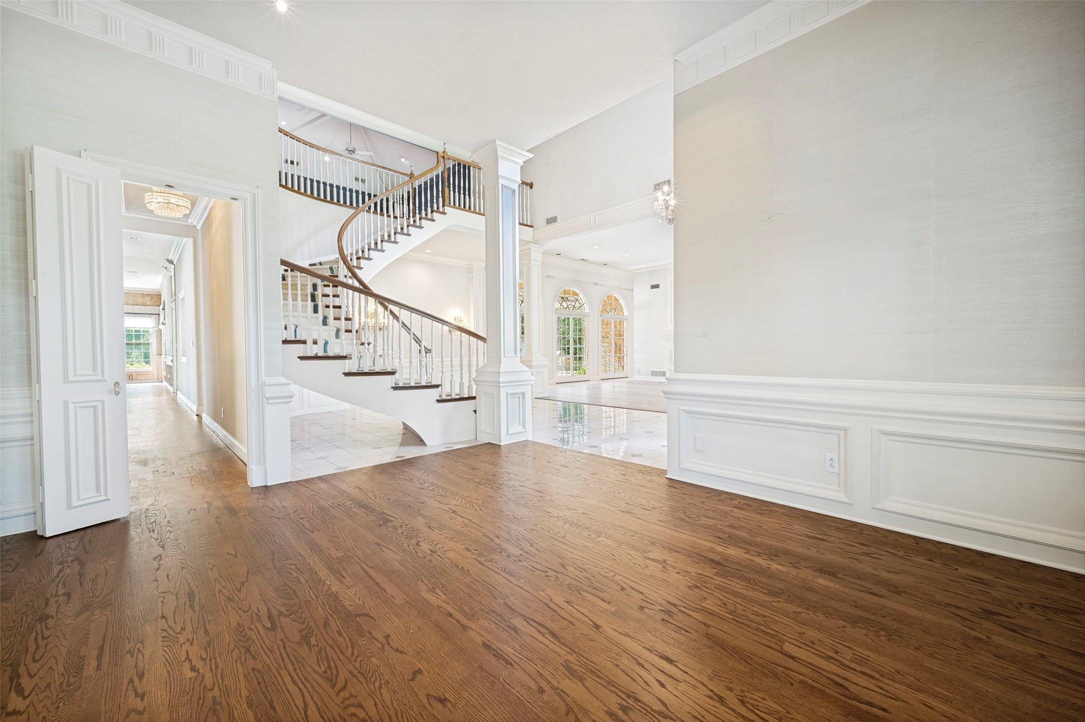 10445 Strait Lane