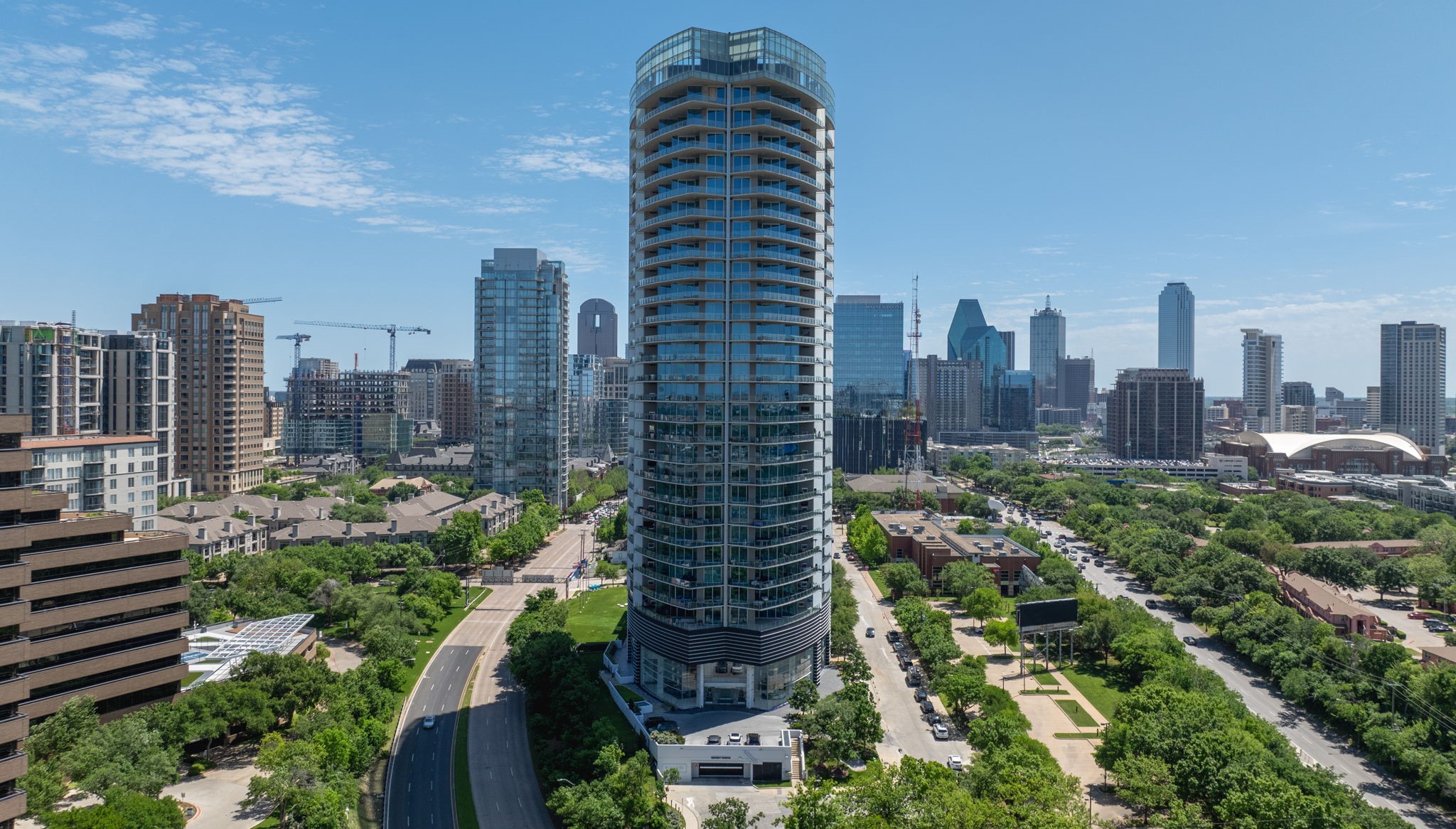 3130 N Harwood Street 1702