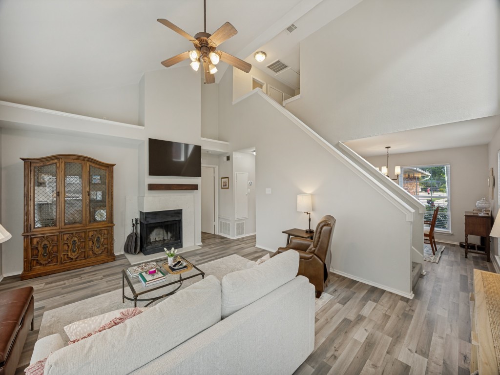 3812 Dalston Lane