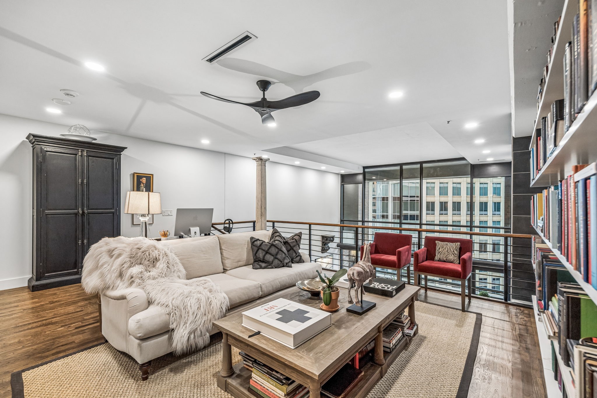 1999 Mckinney Avenue 1206