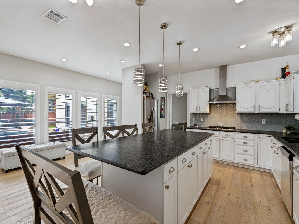 701 pine lakes