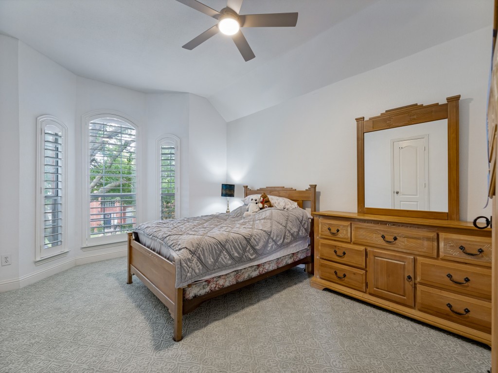 701 pine lakes