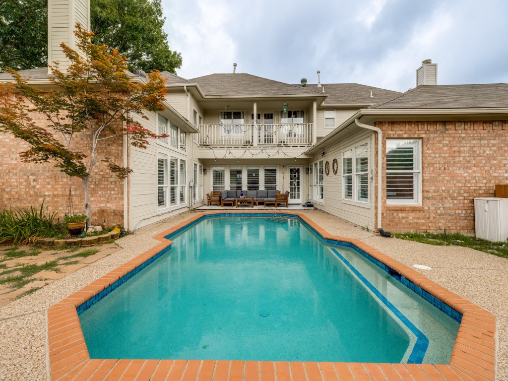 701 pine lakes