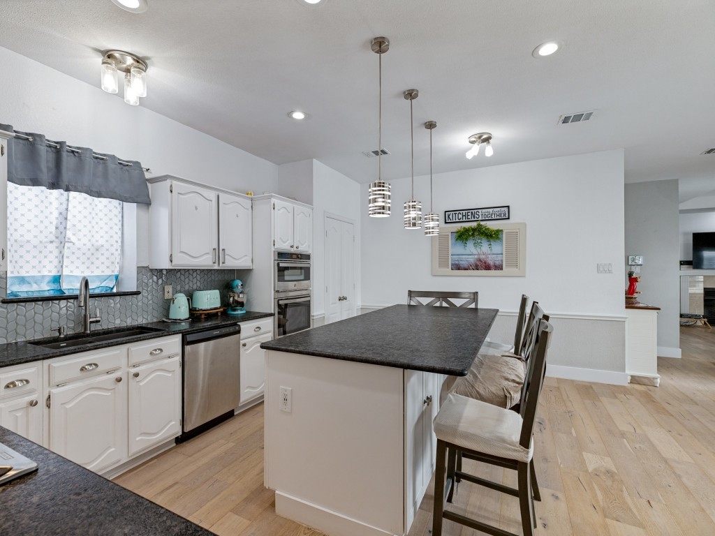 701 pine lakes