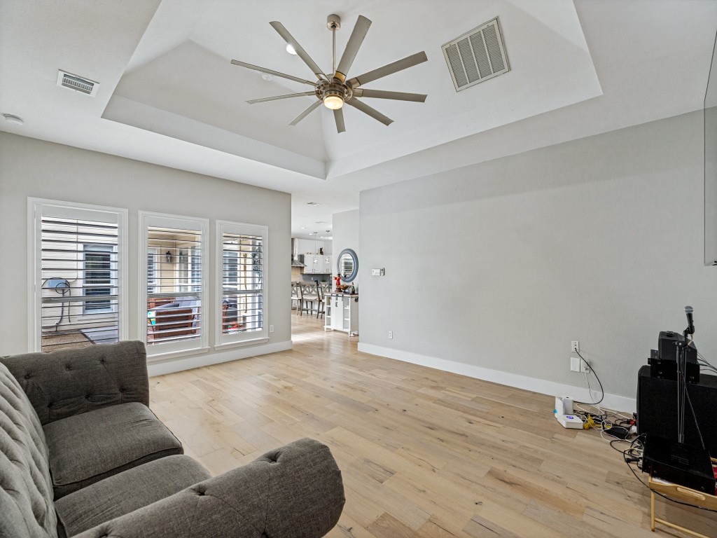 701 pine lakes