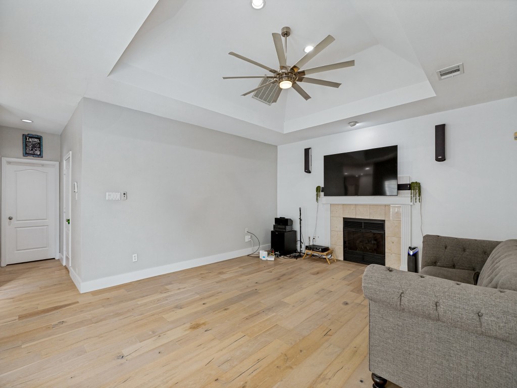 701 pine lakes